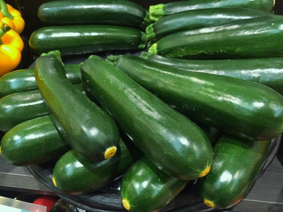 Calabacín y pimiento fresco